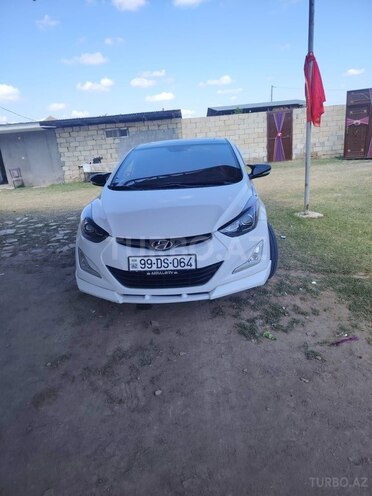 Hyundai Elantra-1