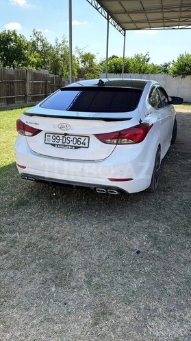 Hyundai Elantra-3
