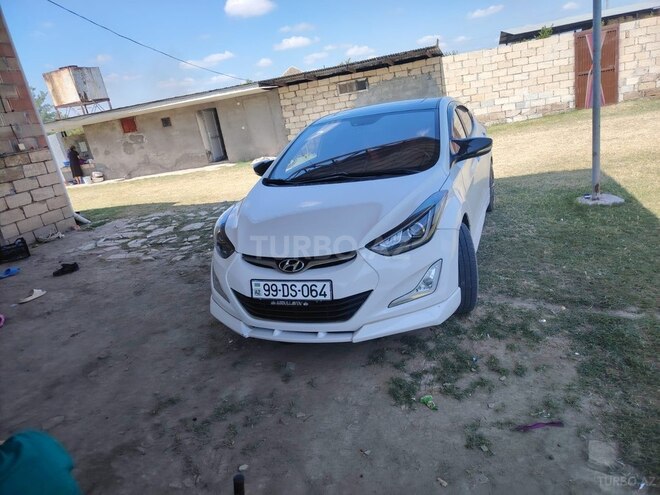 Hyundai Elantra-5