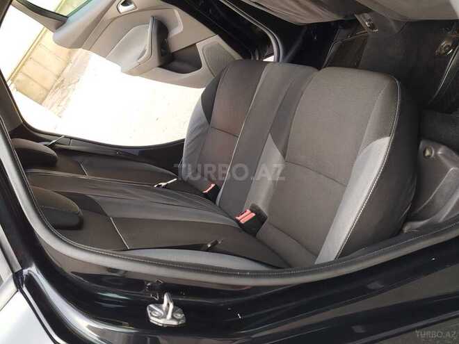 Ford Focus-11