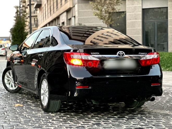 Toyota Camry-9