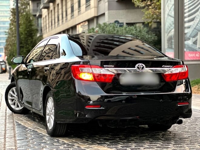 Toyota Camry-14