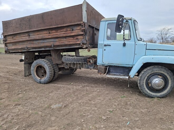 GAZ 53-12