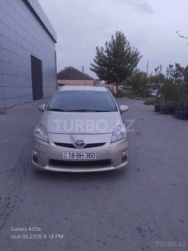 Toyota Prius-2