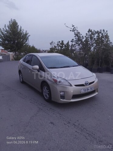 Toyota Prius-3