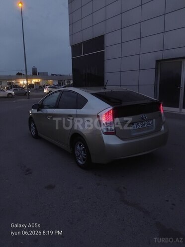 Toyota Prius-4