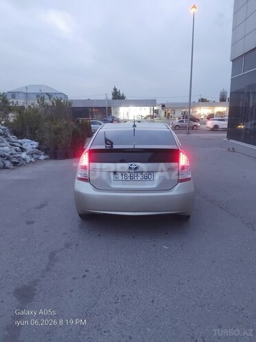 Toyota Prius-5