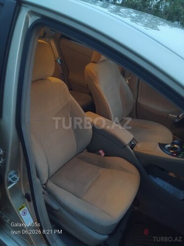 Toyota Prius-8
