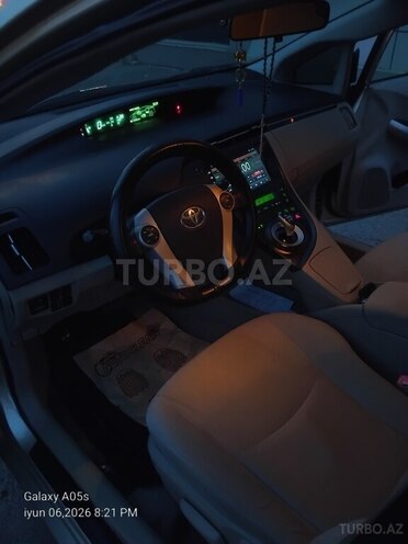 Toyota Prius-9