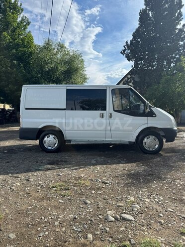 Ford Transit-3