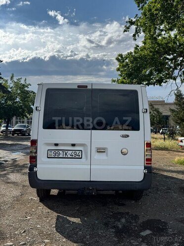Ford Transit-9