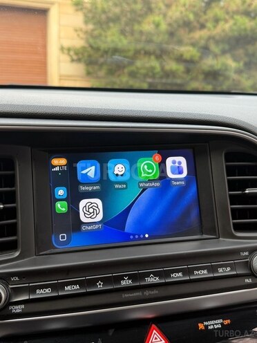 Hyundai Elantra-11