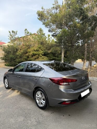 Hyundai Elantra-5