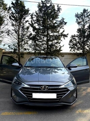 Hyundai Elantra-1