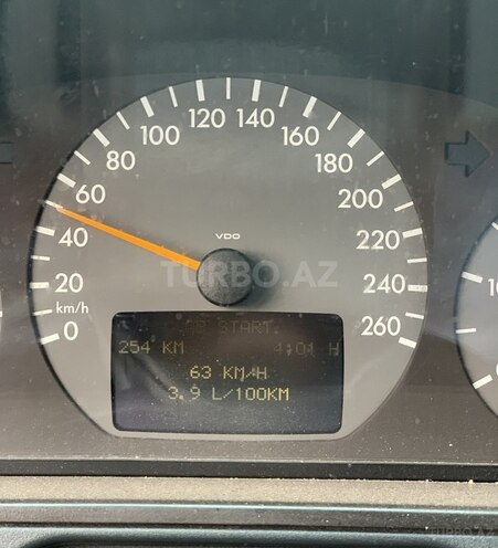 Mercedes E 270-18
