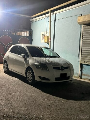 Toyota Auris-1