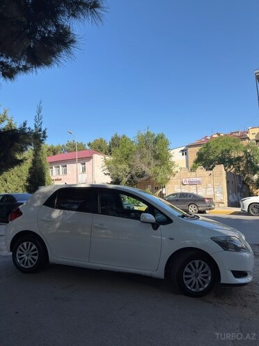 Toyota Auris-3
