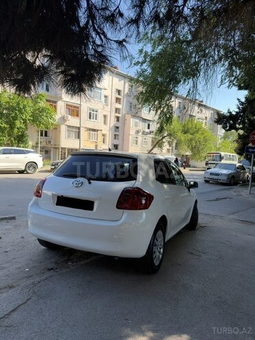 Toyota Auris-7