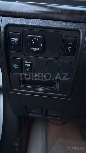 Toyota Land Cruiser-7