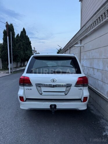 Toyota Land Cruiser-2