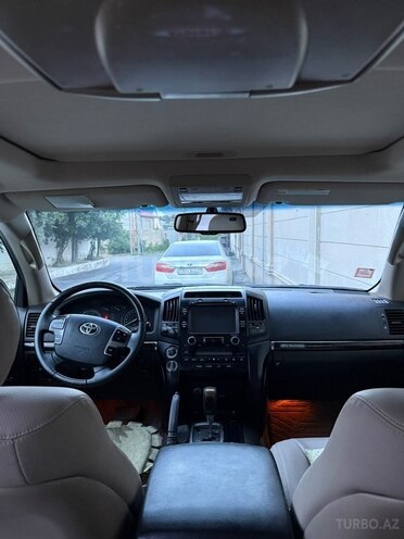 Toyota Land Cruiser-3