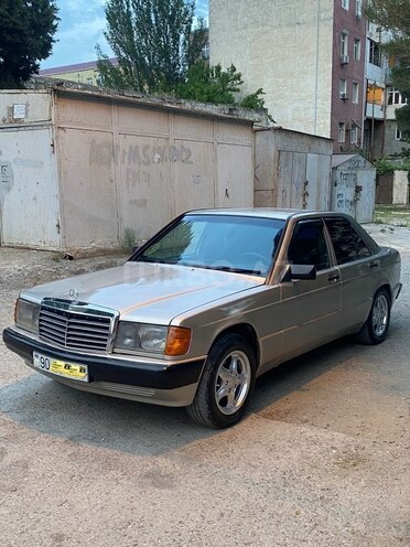 Mercedes 190-2
