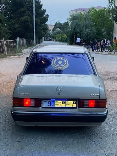 Mercedes 190-4