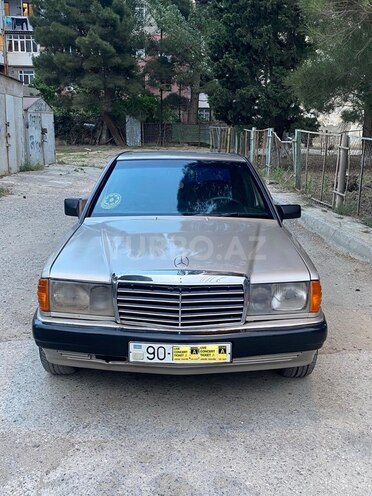 Mercedes 190-1