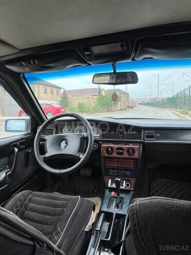 Mercedes 190-9