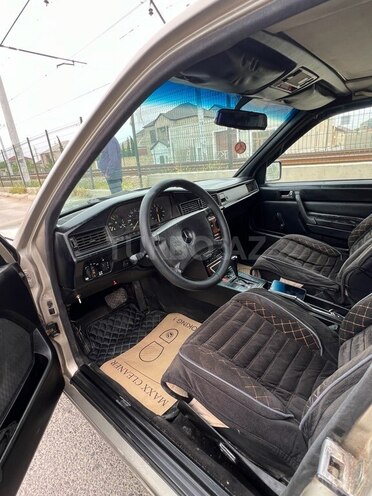 Mercedes 190-6
