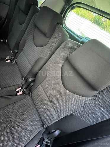 Peugeot 308-7