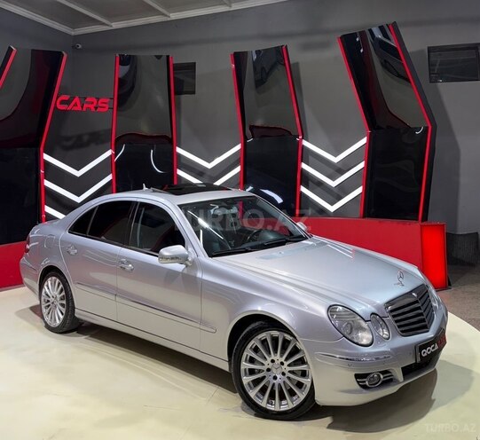 Mercedes E 240-1