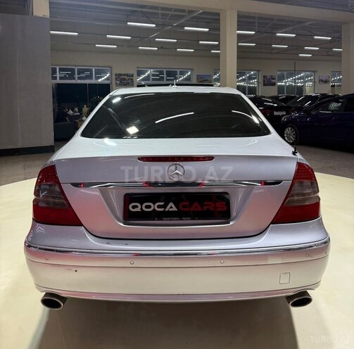 Mercedes E 240-13