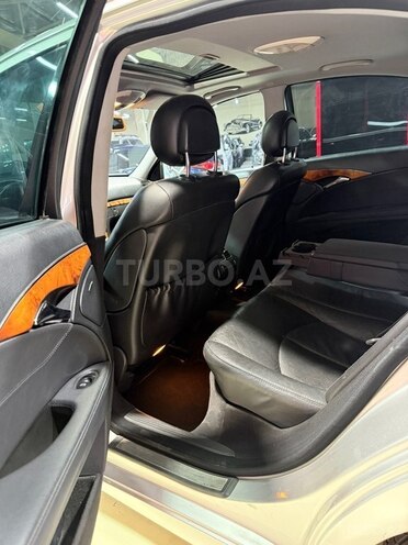 Mercedes E 240-18