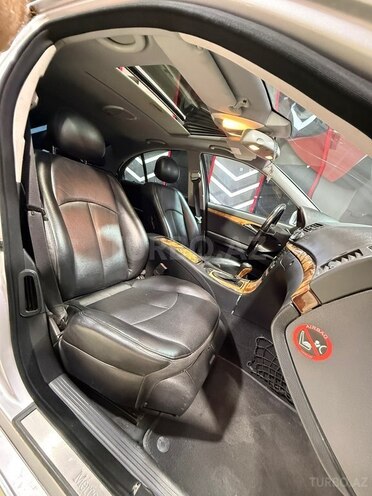 Mercedes E 240-17