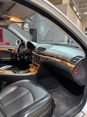 Mercedes E 240-14