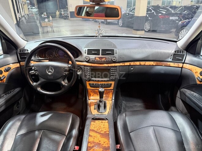 Mercedes E 240-16