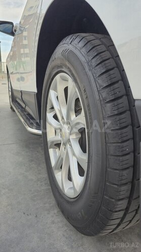 Chevrolet Equinox-12