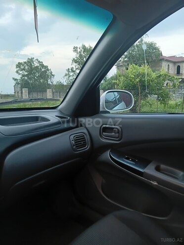 Nissan Sunny-6