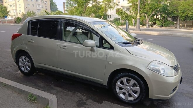 Nissan Tiida-7