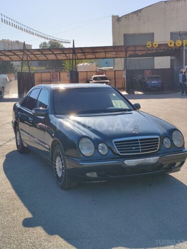Mercedes E 270-2