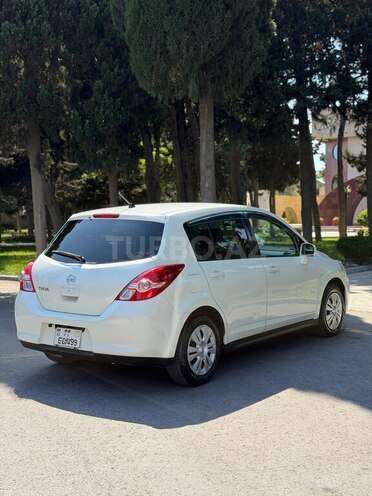 Nissan Tiida-5