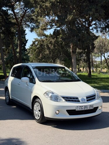 Nissan Tiida-1