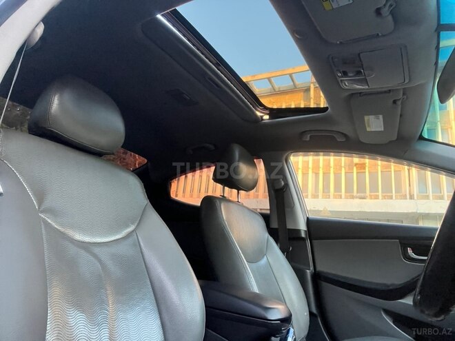 Hyundai Elantra-20