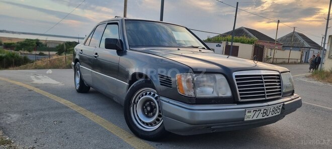 Mercedes 250 D-1