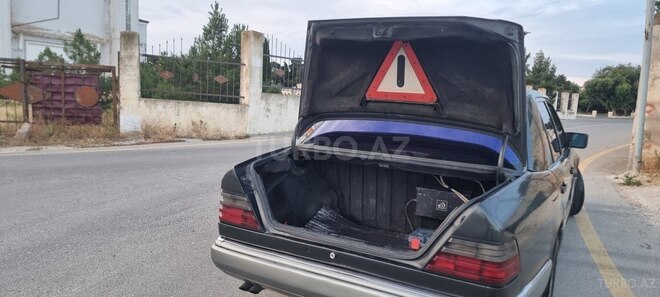 Mercedes 250 D-8