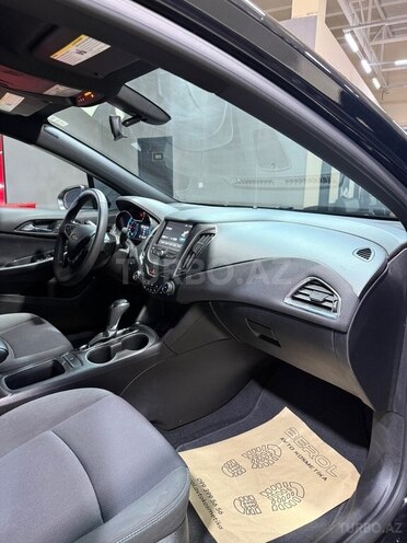 Chevrolet Cruze-18