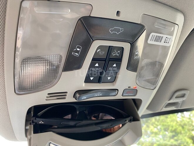 Toyota Sienna-18