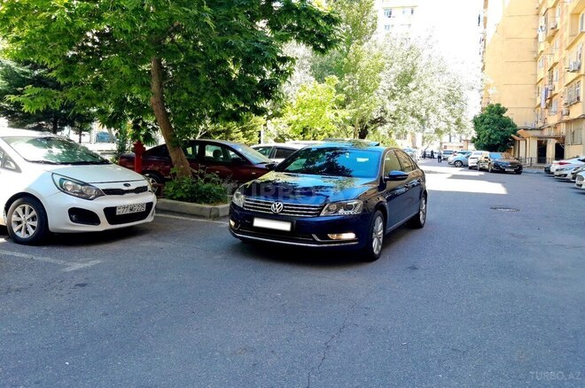Volkswagen Passat-1