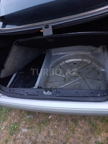 Mercedes E 240-10